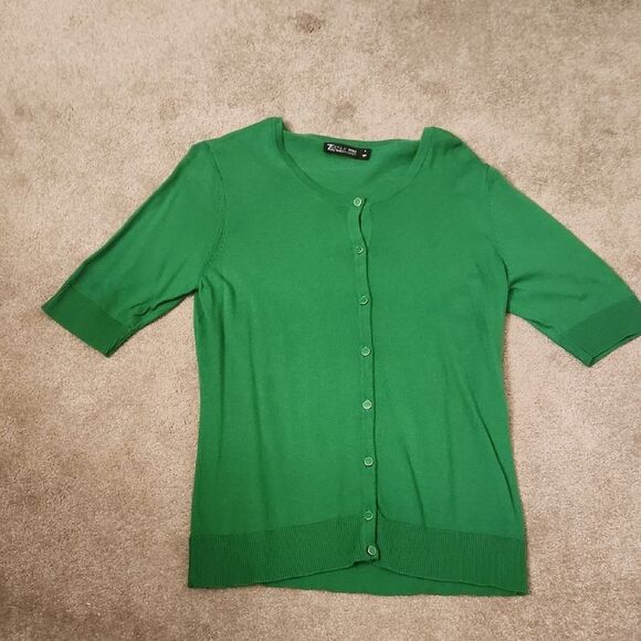 New York & Company Sweaters - New York & Company Green Buttoned Cardigan w/ Shortsleeves Size M